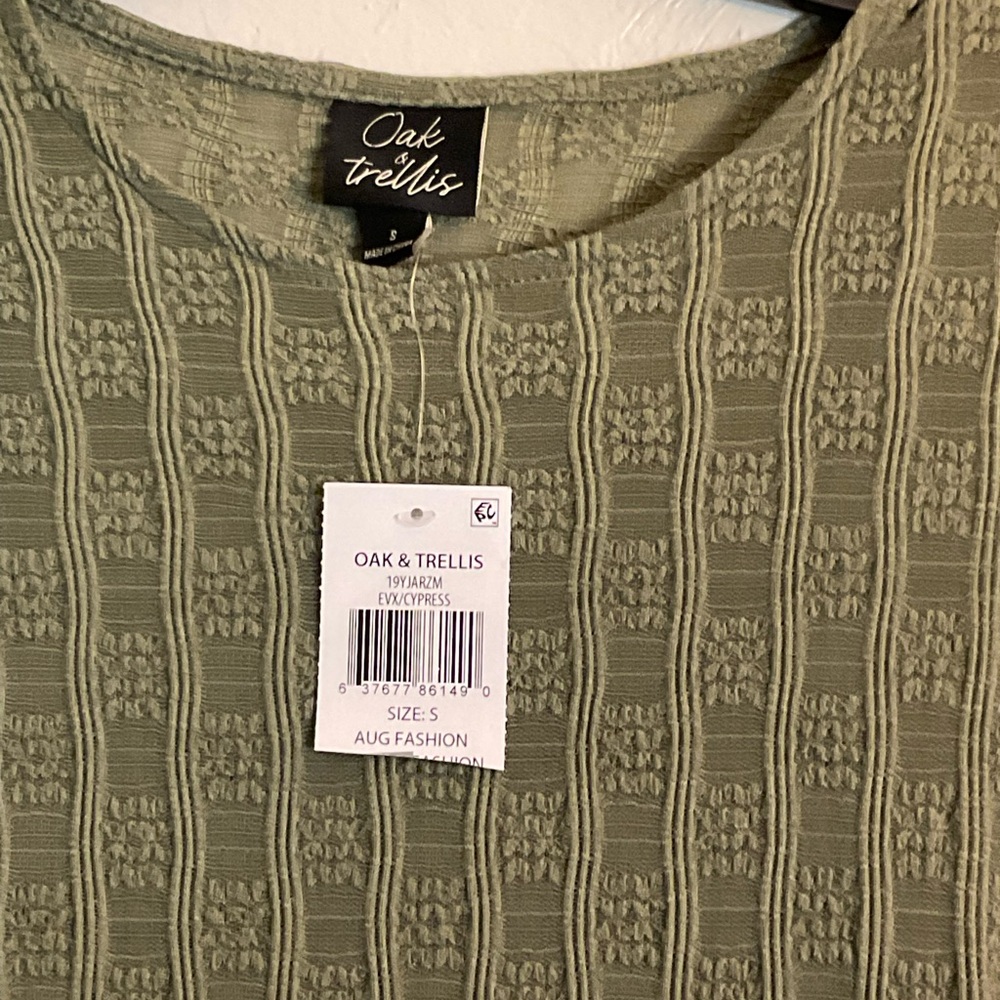 Oak & Trellis Olive Green Textured Top